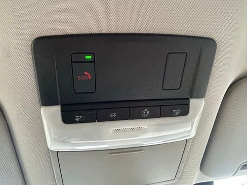 Used 2022 Nissan Pathfinder SL FWD image 38