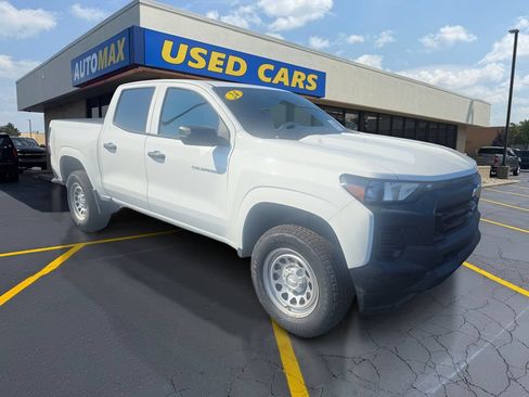 Used 2024 Chevrolet Colorado W/T w/ WT Convenience Package II RWD image 4