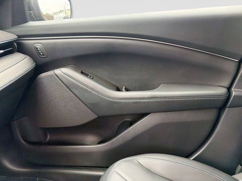 Used 2025 Ford Mustang Mach-E Select w/ Comfort Package Lite AWD/4WD image 23