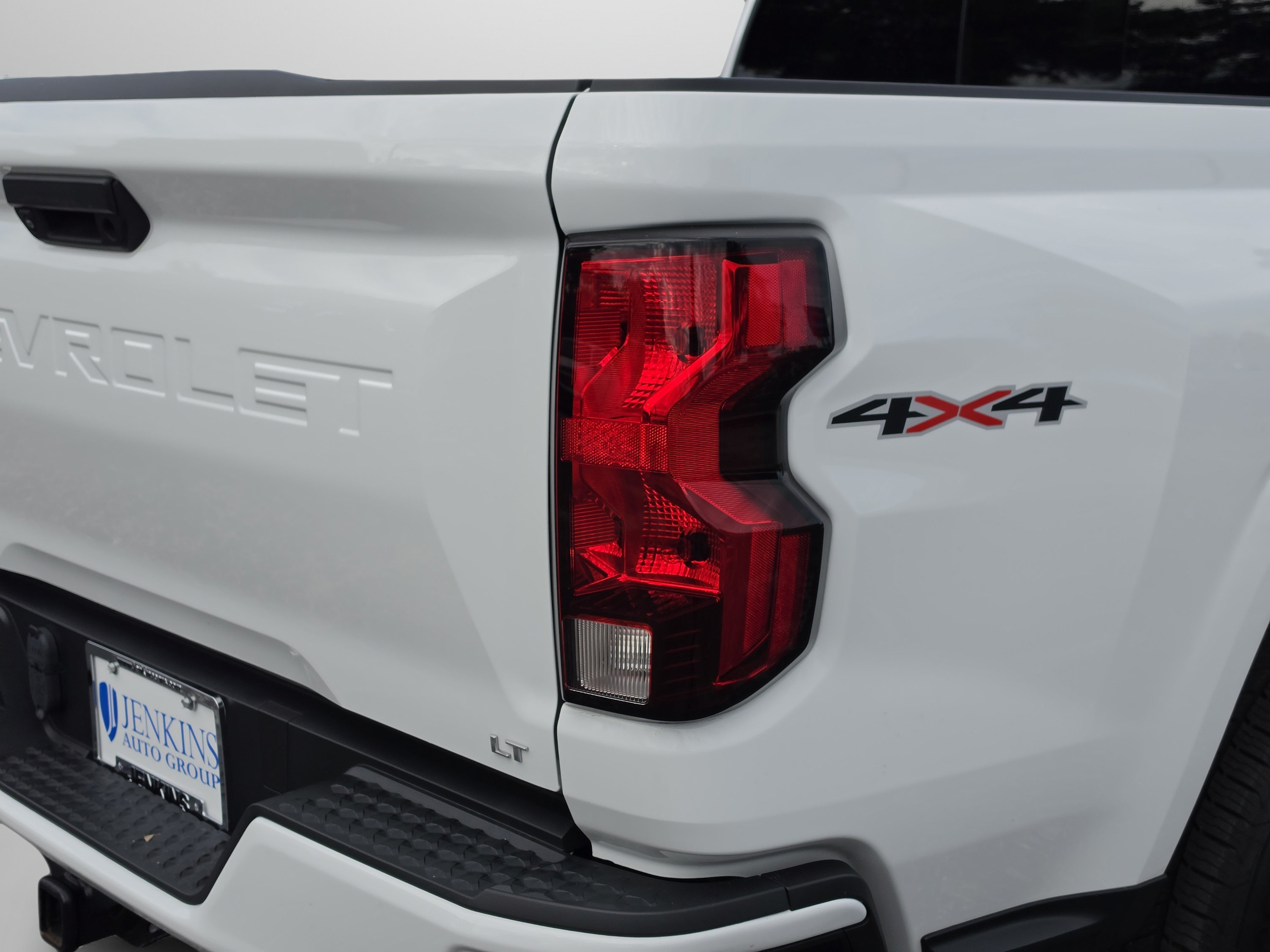 Used 2023 Chevrolet Colorado LT w/ LT Convenience Package II AWD/4WD image 14
