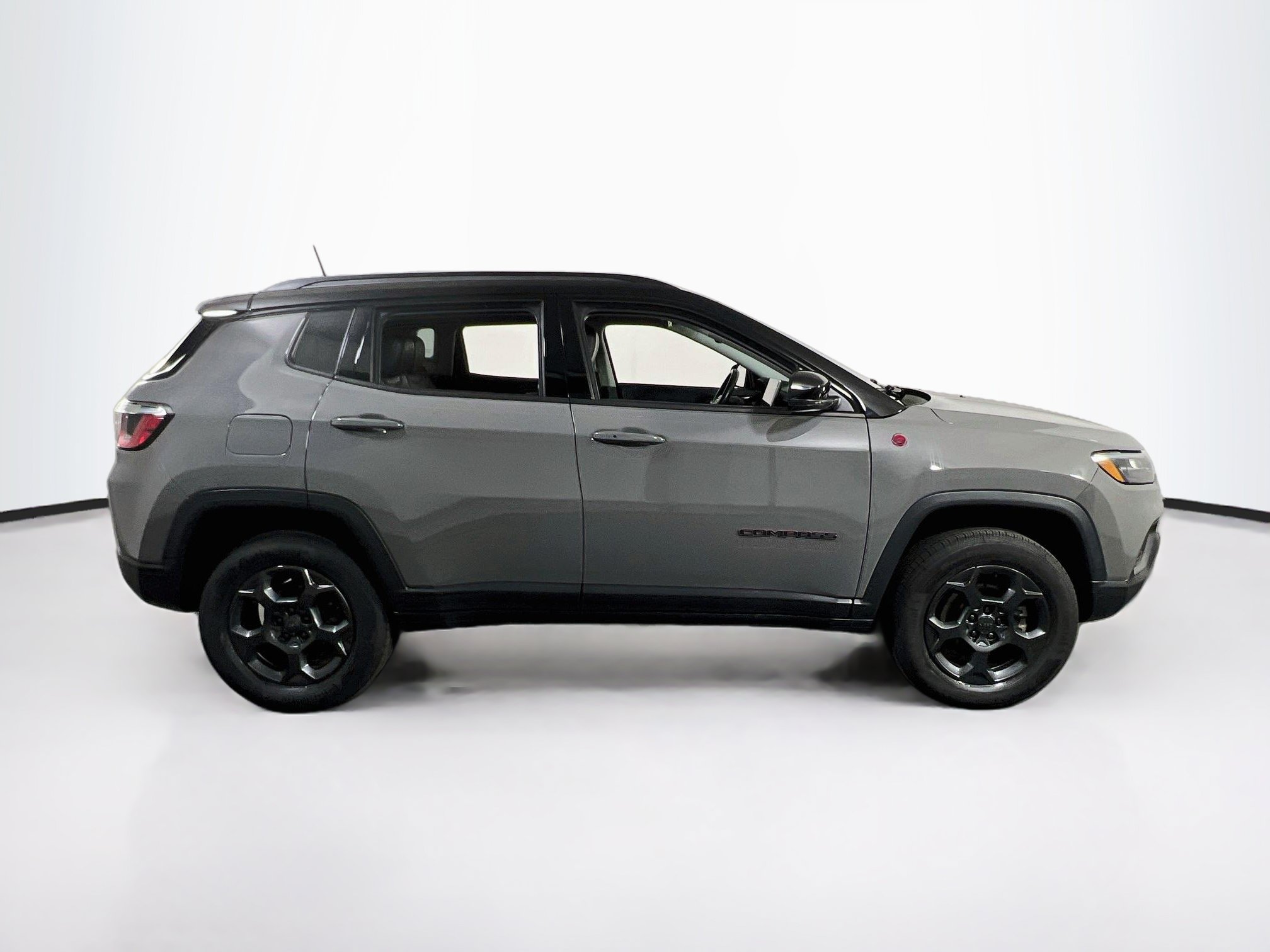 Used 2022 Jeep Compass Trailhawk w/ Sun and Sound Group AWD/4WD image 4