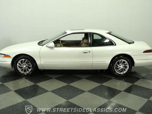 Used 1993 Lincoln Mark VIII RWD image 2
