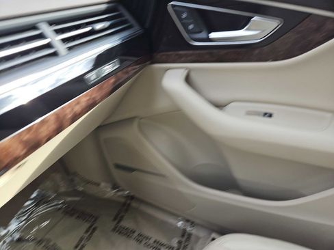 Used 2018 Audi Q7 3.0T Prestige w/ Prestige Package image 22