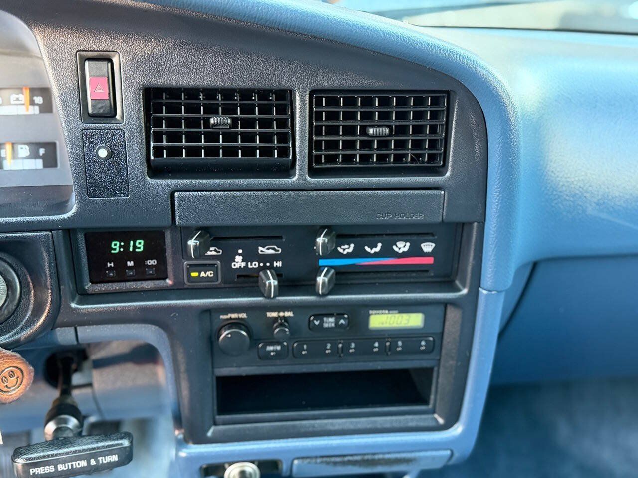 Used 1992 Toyota Pickup Deluxe AWD/4WD image 17