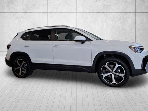 New 2026 Volkswagen Taos SEL AWD/4WD image 3