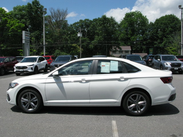 Used 2023 Volkswagen Jetta SE w/ Panoramic Sunroof Package FWD image 8