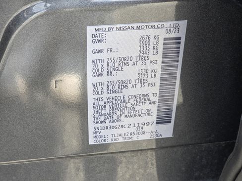Used 2024 Nissan Pathfinder Platinum w/ Black Appearance Package FWD image 34