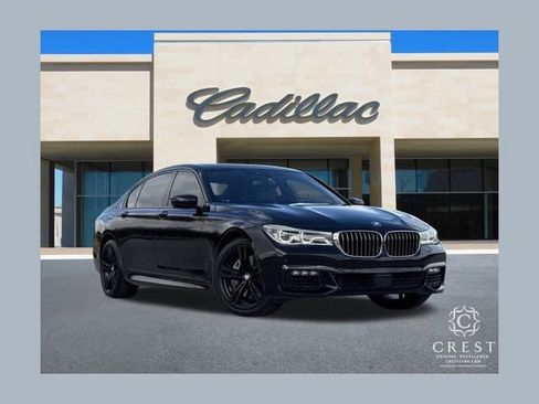 Used 2017 BMW 750i image 1