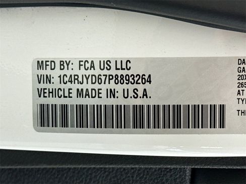 Used 2023 Jeep Grand Cherokee Overland w/ Advanced Protech Group III image 31