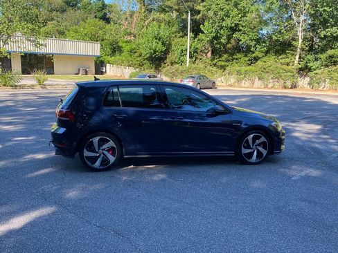 Used 2018 Volkswagen GTI SE FWD image 4