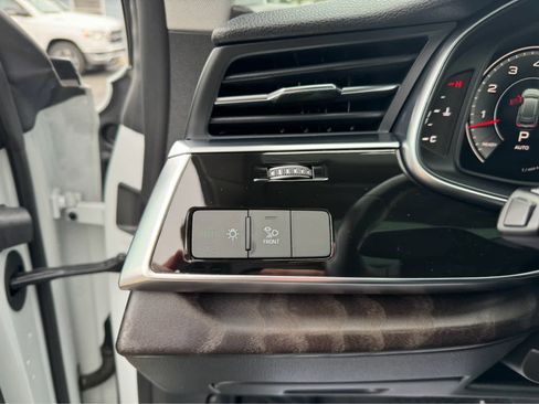 Used 2022 Audi Q8 Premium Plus image 21