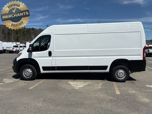 Used 2025 RAM ProMaster 2500 w/ Convenience Group image 6