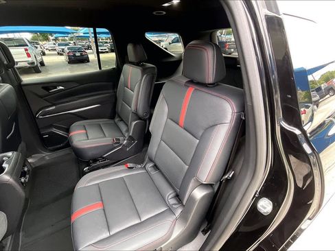 Used 2025 Chevrolet Traverse RS w/ LPO, Floor Liner Package FWD image 20