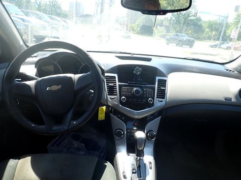 Used 2012 Chevrolet Cruze LS image 6