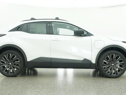 New 2026 Toyota C-HR AWD/4WD image 17