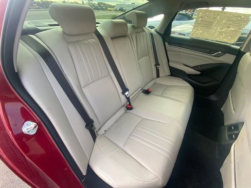 Used 2018 Honda Accord Touring image 19