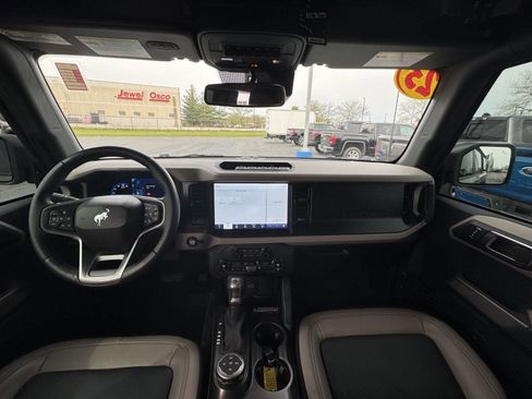 Certified 2023 Ford Bronco Wildtrak image 5