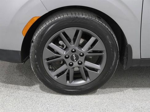 Used 2022 Kia Soul EX image 23