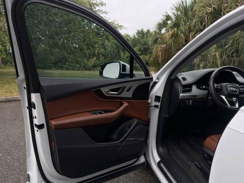 Used 2019 Audi Q7 2.0T Premium Plus image 3