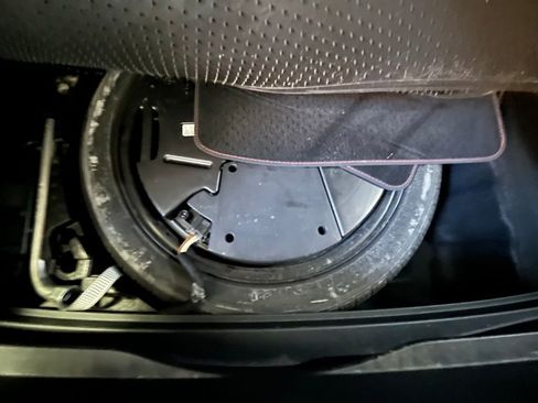 Used 2024 Volkswagen GTI SE w/ SE Leather Seats Package FWD image 30