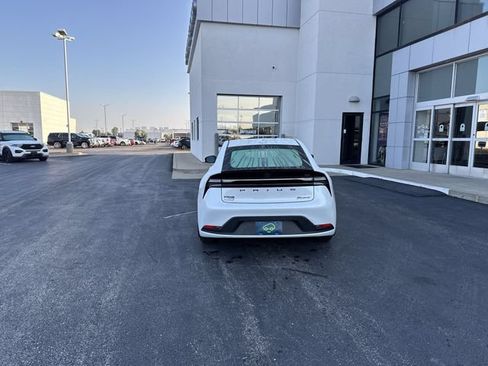 Used 2024 Toyota Prius Prime FWD image 4