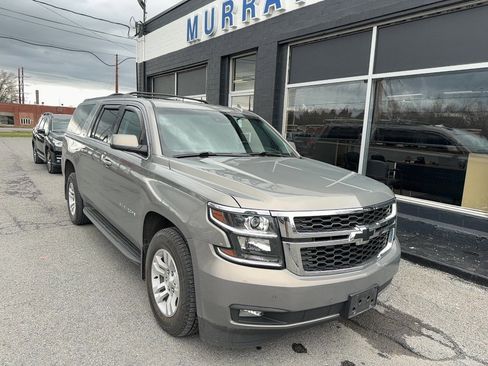 Used 2018 Chevrolet Suburban LT image 1