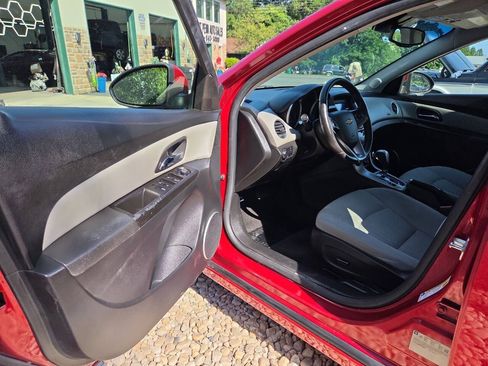 Used 2012 Chevrolet Cruze LT FWD image 10