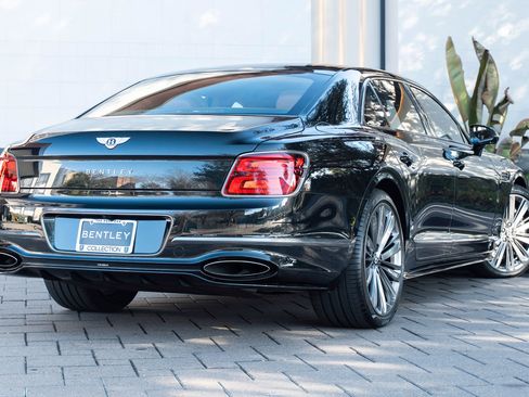 Used 2025 Bentley Flying Spur Plug-In Hybrid AWD/4WD image 3