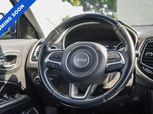 Used 2019 Jeep Compass Latitude FWD image 18
