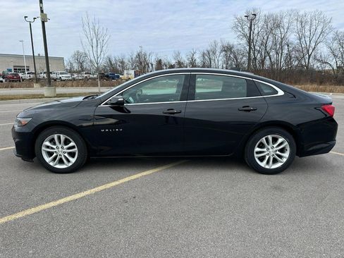 Used 2017 Chevrolet Malibu LT w/ Driver Confidence Package image 2