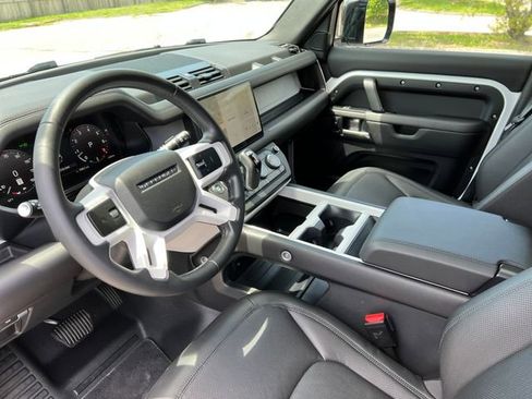 Used 2025 Land Rover Defender 110 S AWD/4WD image 19