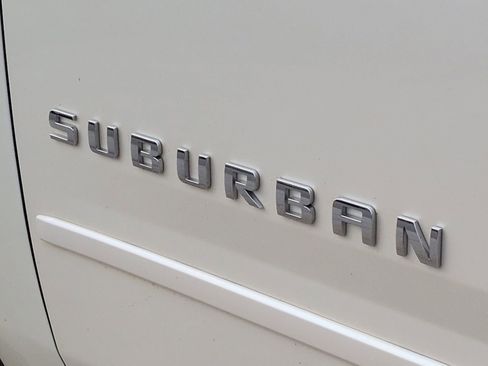 Used 2015 Chevrolet Suburban LTZ image 15