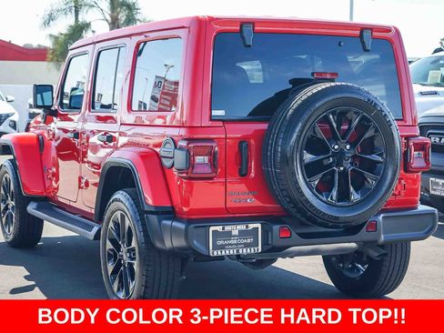 Used 2025 Jeep Wrangler Sahara image 6