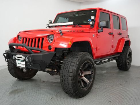 Used 2015 Jeep Wrangler Unlimited Rubicon w/ Connectivity Group image 3