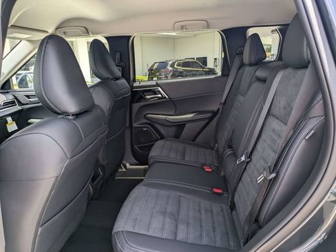 New 2026 Mitsubishi Outlander SE FWD image 14
