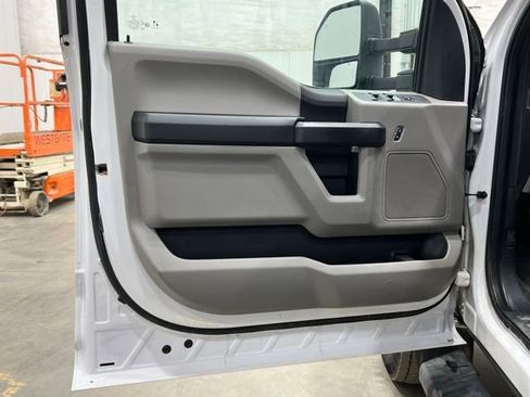 Used 2020 Ford F450 XL w/ Power Equipment Group image 18