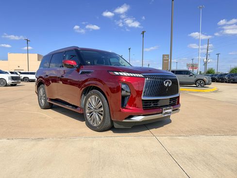 Used 2025 INFINITI QX80 Luxe RWD image 3
