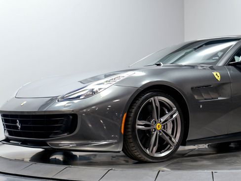 Used 2017 Ferrari GTC4Lusso AWD/4WD image 5