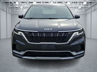 Used 2024 Kia Carnival LX video 2