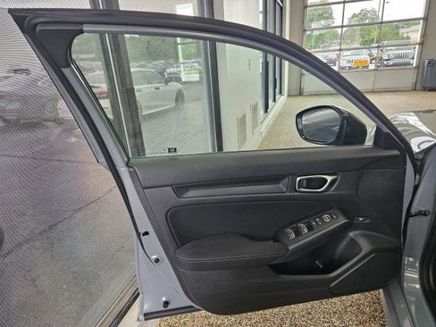 Used 2025 Honda Civic Sport image 16