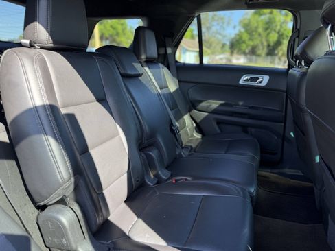 Used 2013 Ford Explorer XLT AWD/4WD image 24