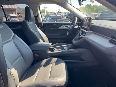 New 2026 Ford Explorer Active w/ Active Comfort Package AWD/4WD image 12