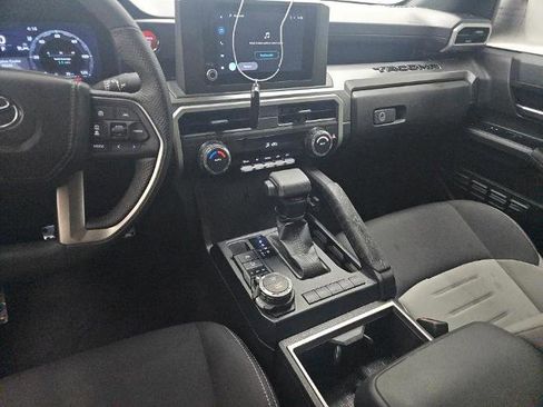 Used 2025 Toyota Tacoma TRD Sport image 8