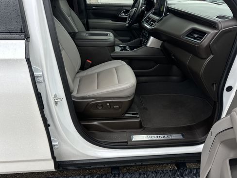 Certified 2024 Chevrolet Tahoe Z71 w/ Luxury Package AWD/4WD image 14