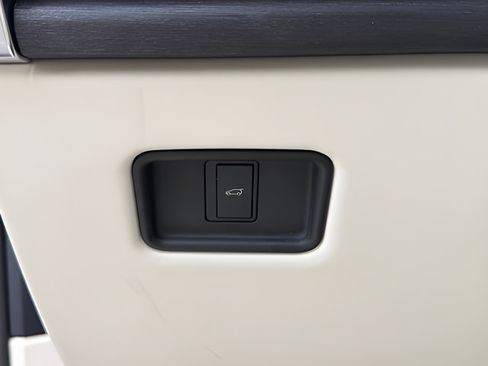 Used 2023 Land Rover Range Rover SE AWD/4WD image 18