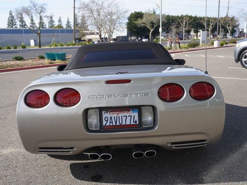 Used 1999 Chevrolet Corvette Convertible w/ Memory Pkg image 31