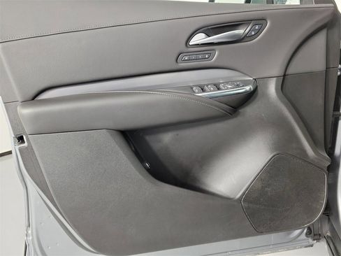 Certified 2025 Cadillac XT4 Premium Luxury image 18