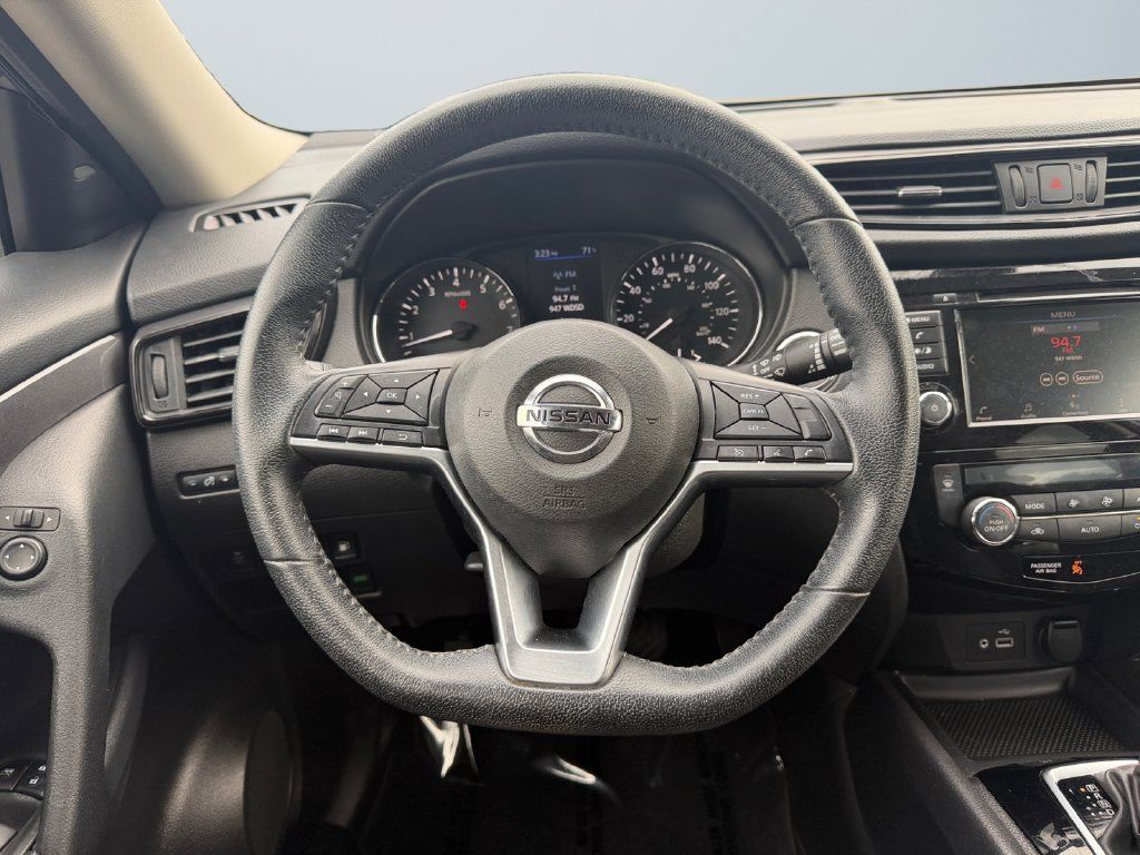 Used 2020 Nissan Rogue SV AWD/4WD image 12