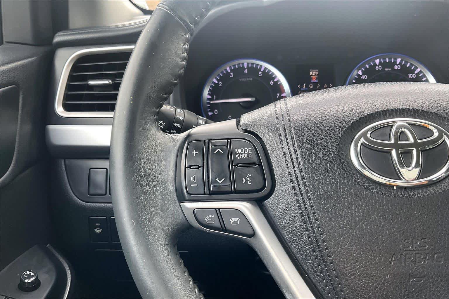 Used 2016 Toyota Highlander XLE FWD image 23
