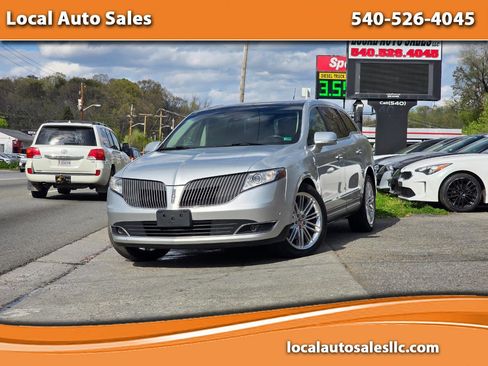 Used 2016 Lincoln MKT AWD w/ Equipment Group 201A image 1